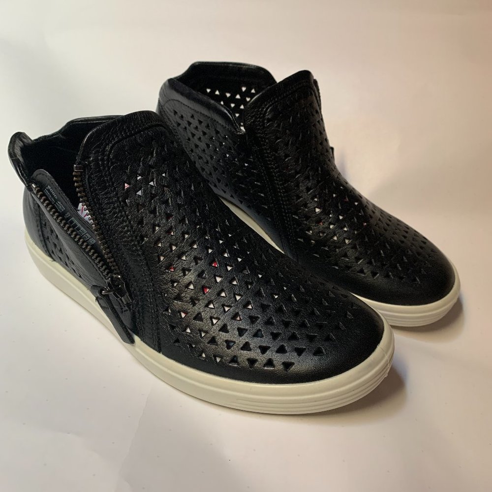 Ecco Womens Black Soft 7 Leather Side Zipper Ankle Casual Sneaker Shoes Size 6 - Picture 1 of 9